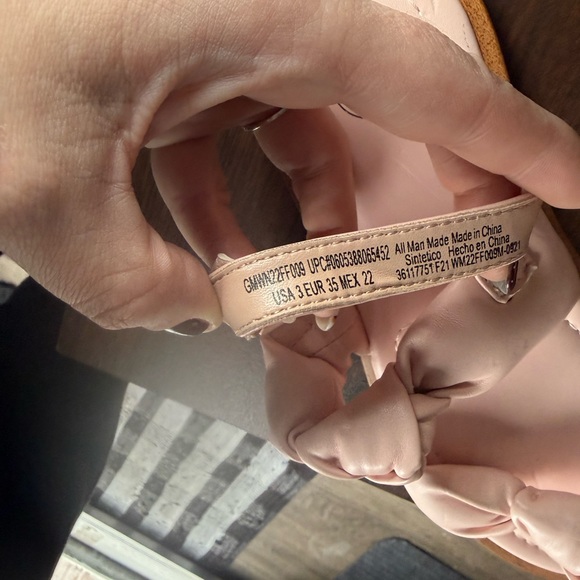 Kids Girls Blush Pink Knotted Sandals Size 3 - Picture 4 of 7